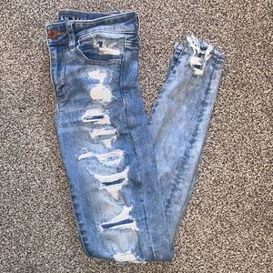 Like new distressed hi-rise jeggings